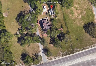 1010 W Beach 2