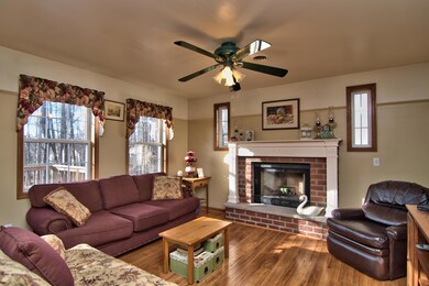 2429 Horseshoe Dr, East Stroudsburg, PA 18301 - photo 4