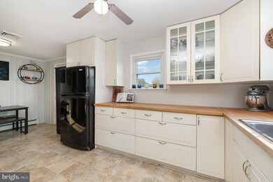 808 W Maple St, Palmyra, PA 17078 - photo 4