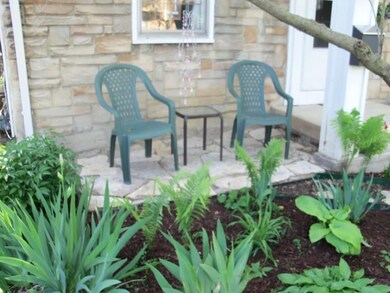 825 College Ave, Columbus, OH 43209 - photo 2