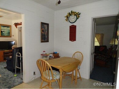 EAT IN AREA OF KITCHEN
