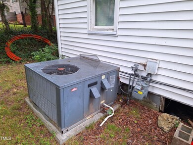 1204 Rosewood St, Durham, NC 27701 - photo 4