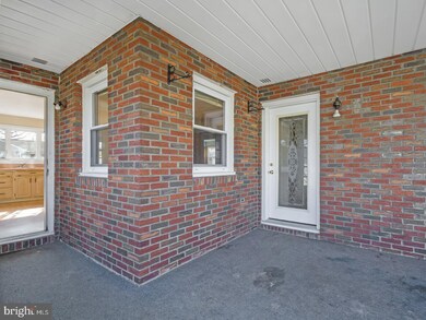 612 Taylor St, Riverside, NJ 08075 - photo 2