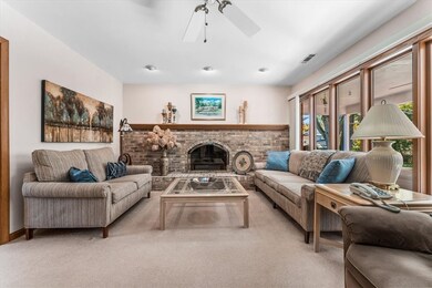 Family room with immediate access to the outdoor l