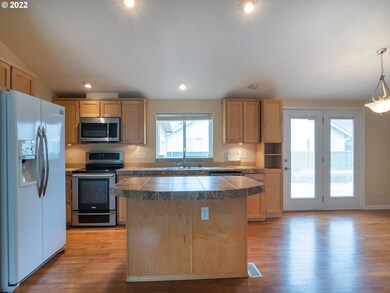 5374 Bridgewater Dr, Eugene, OR 97402 - photo 5