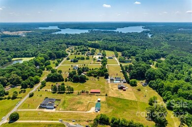 5249 Willow Pond Rd, Clover, SC 29710 - photo 3