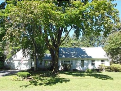 557 Dewey St, West Springfield, MA 01089 - photo 3