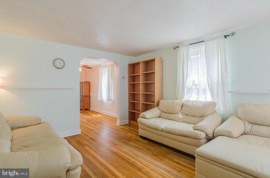 3721 Greenvale Rd, Baltimore, MD 21229 - photo 3