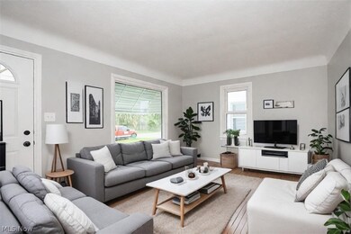 5549 Thomas St, Maple Heights, OH 44137 - photo 2