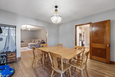 12-web-or-mls-2124 Mulberry Ave-12