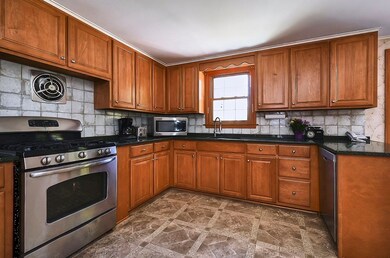 18 Ester Ave, Greenfield, MA 01301 - photo 7