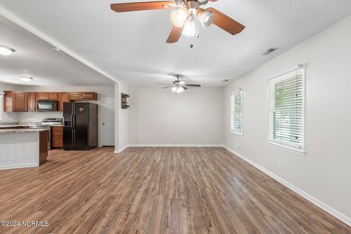 308 Greenbriar Dr, Jacksonville, NC 28546 - photo 7