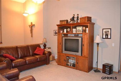 2402 S River Rock Dr, Papillion, NE 68046 - photo 3