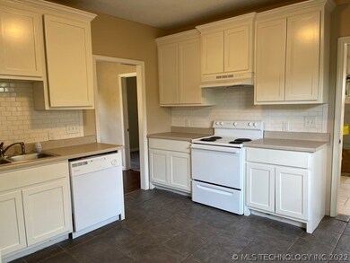 405 S Bixby St, Sapulpa, OK 74066 - photo 4