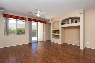 7333_E_Mills_St_05