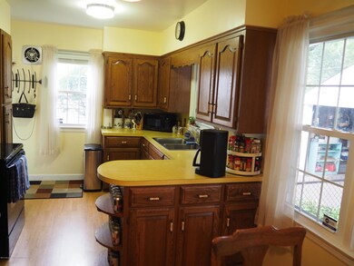 3145 Sablain Parkway Dr, Lansing, MI 48910 - photo 5