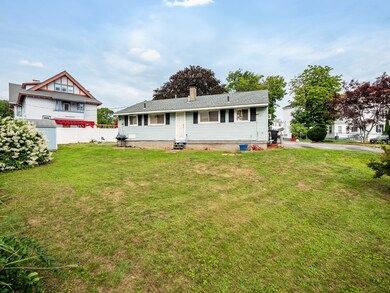 24 Holcombe St, Worcester, MA 01604 - photo 2