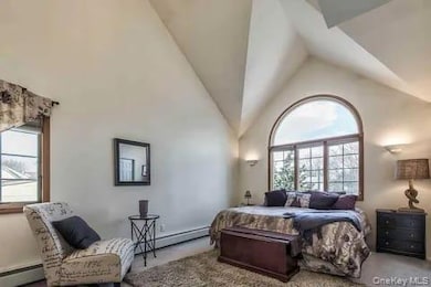 24 Cable Ln, Hicksville, NY 11801 - photo 2