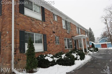 630 Ann St unit 8, Birmingham, MI 48009 - photo 2