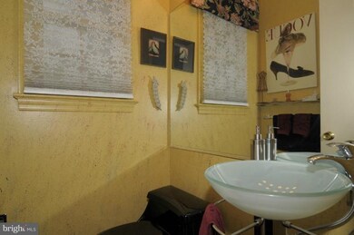 7909 Cindy Ln, Bethesda, MD 20817 - photo 4