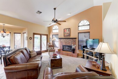 Family Room w Electric Fireplace