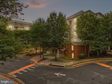 Lillian Court unit 203, McLean, VA 22102 - photo 2