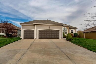 4917 Theden St, Shawnee, KS 66218 - photo 2