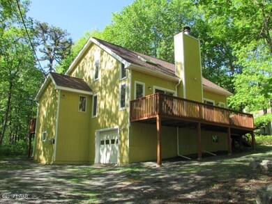 802 Round up Ct, Hawley, PA 18428 - photo 2