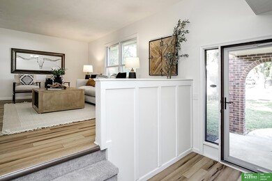 906 Chisholm Trail, Papillion, NE 68046 - photo 2