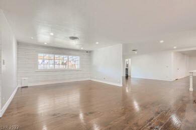 4237 E Pinecrest Cir, Las Vegas, NV 89121 - photo 5