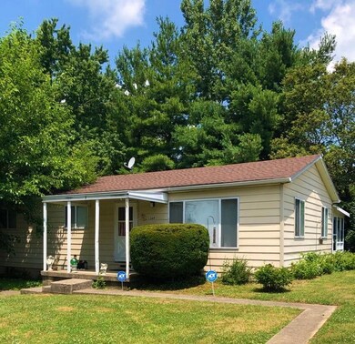 1369 N Court St, Circleville, OH 43113 - photo 3