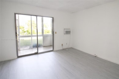 319 Newport V, Deerfield Beach, FL 33442 - photo 5