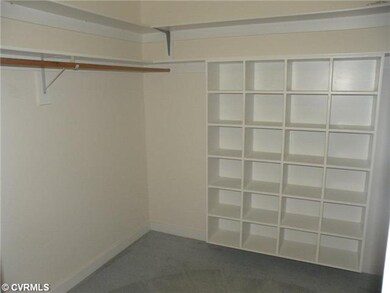 Master Bedroom - Lage walk-in closet in the Master