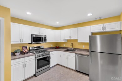 192 Sunshine Dr, Piscataway, NJ 08854 - photo 7