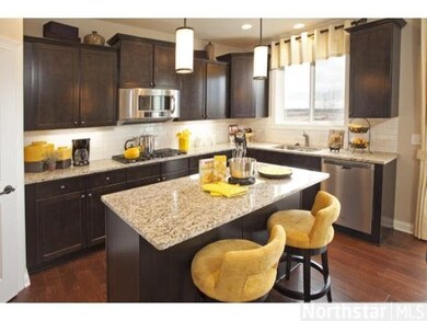 1503 Arden View Dr, Saint Paul, MN 55112 - photo 4