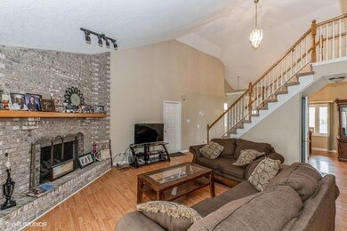 18761 Maple Ave, Country Club Hills, IL 60478 - photo 4