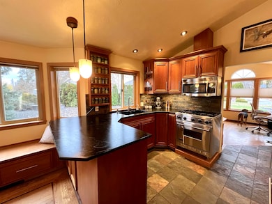 5023 S Lee Cir, Spokane, WA 99223 - photo 6