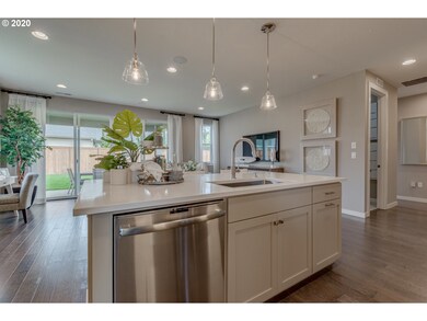 1566 N Spruce St, Canby, OR 97013 - photo 5