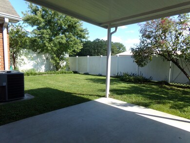 112 Magnolia Glen Cir, Manchester, TN 37355 - photo 3