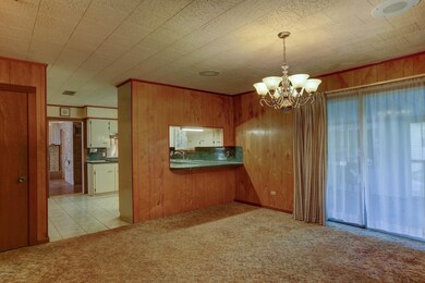 303 Malcom St-8