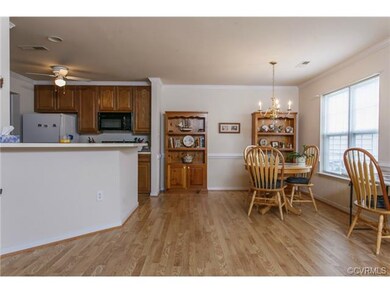 Spacious dining area with beatiful views.