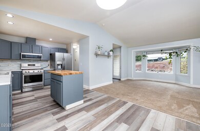 2171 SE 15th St, Lincoln City, OR 97367 - photo 5