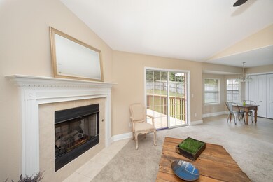 653 Territory Ln 008