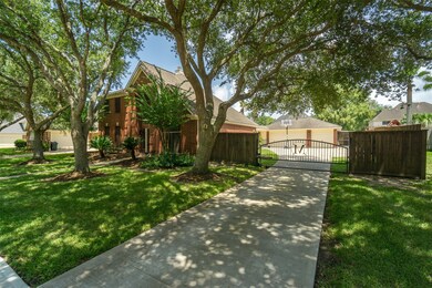 1207 Bob White Dr, Friendswood, TX 77546 - photo 3