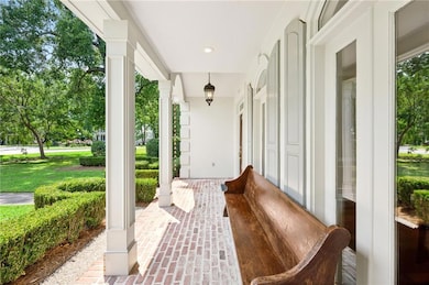 ELEGANT FRONT PORCH