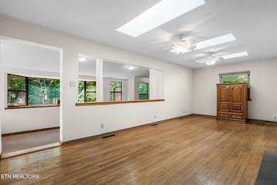 Living/dining/sunroom
