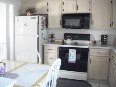 1234 Winthrop St, Archbald, PA 18403 - photo 4