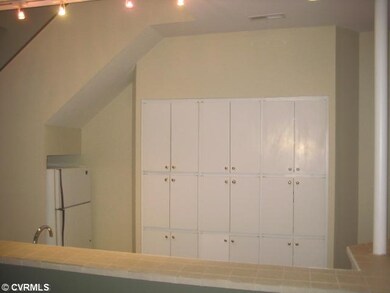 Kitchen - Kitchen Cabinets