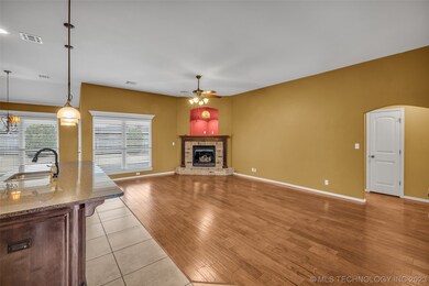 7321 E Knoxville St, Broken Arrow, OK 74014 - photo 4