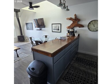 1000 SE Bay Blvd unit D-118, Newport, OR 97365 - photo 5